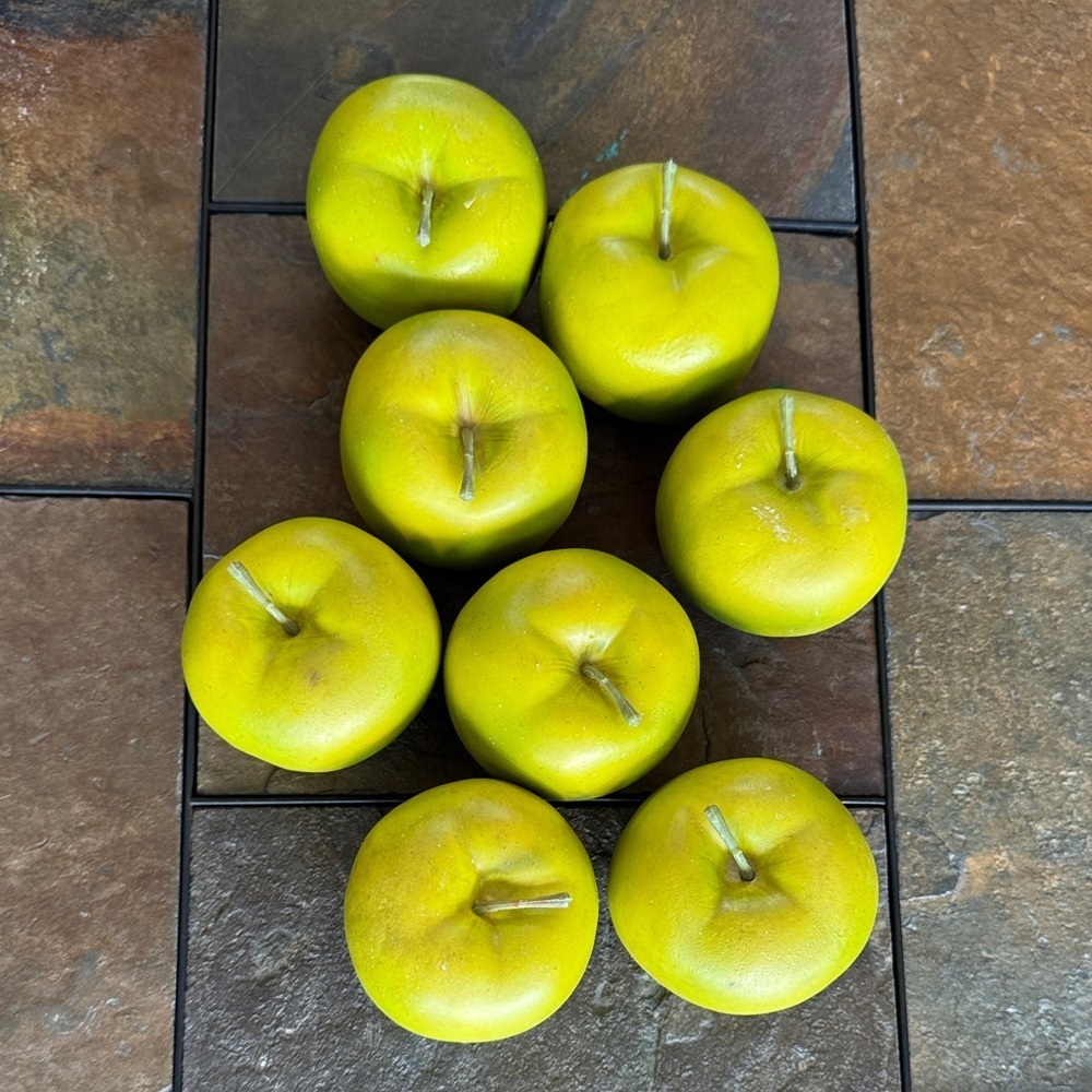 8 Decorative Green Apples - Picture 2 of 4